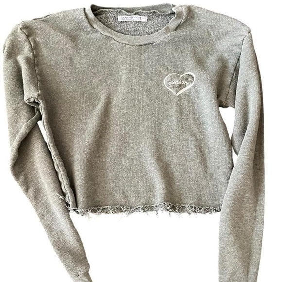gray and white cropped sweater with "mom" embroidered on chest with a frayed hem - Picture 1 of 7